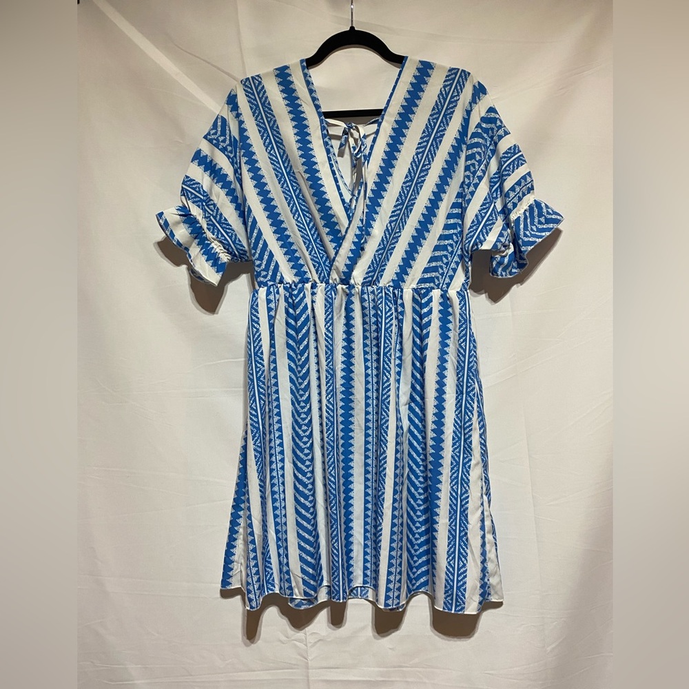 ⭐️ Tie Neck Babydoll Dress - Picture 3 of 3